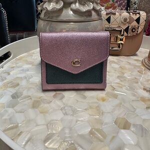 Coach colorblock metallic Wyn wallet so pretty!